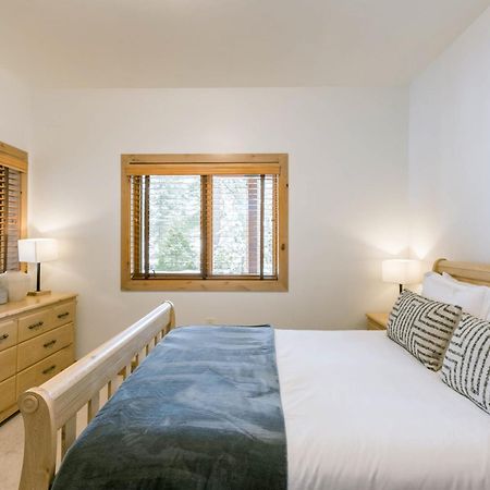 Coyote Moon By Avantstay Cabin Wsauna Mins From Dt Truckee Northstar Bagian luar foto