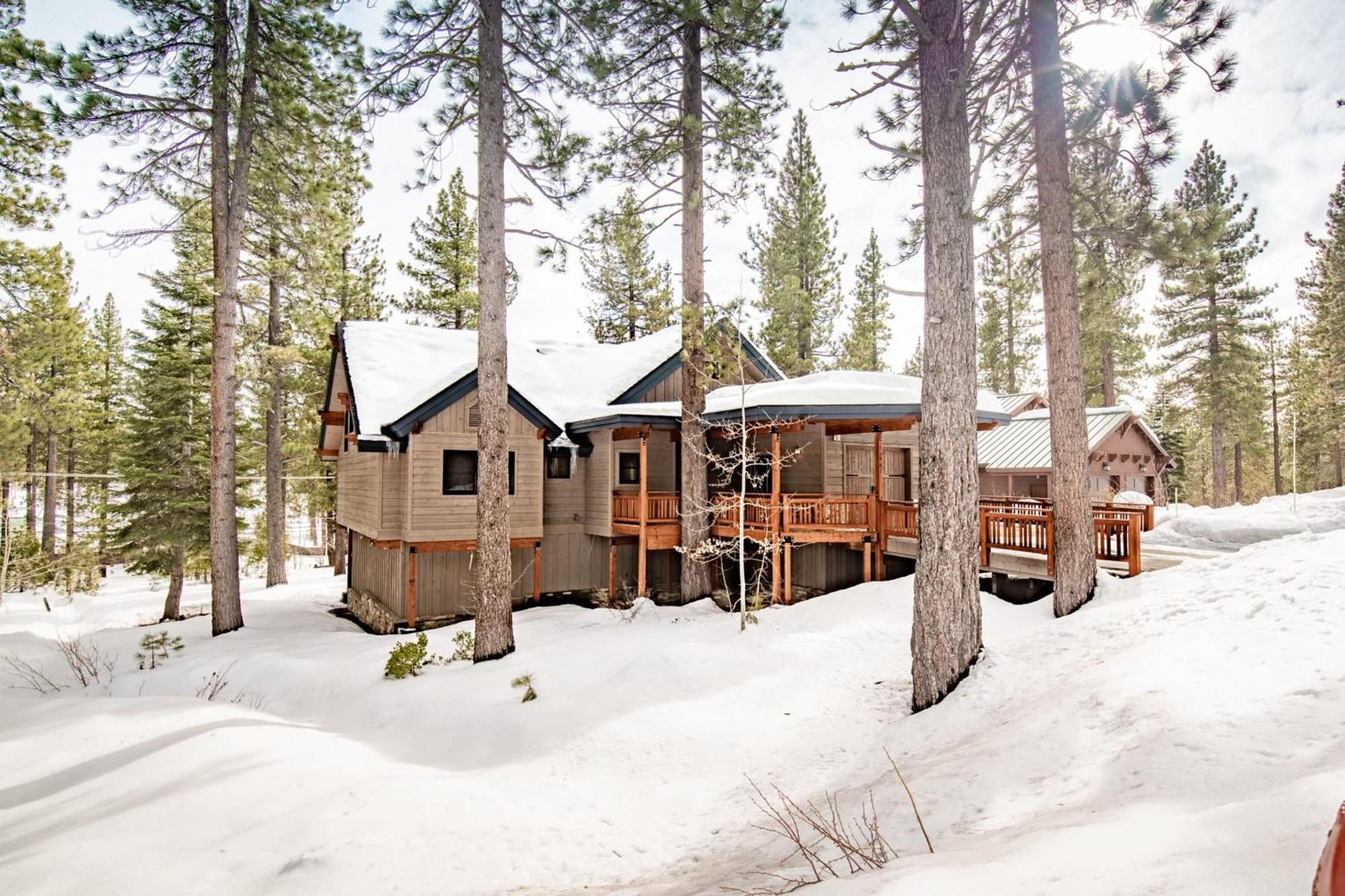 Coyote Moon By Avantstay Cabin Wsauna Mins From Dt Truckee Northstar Bagian luar foto