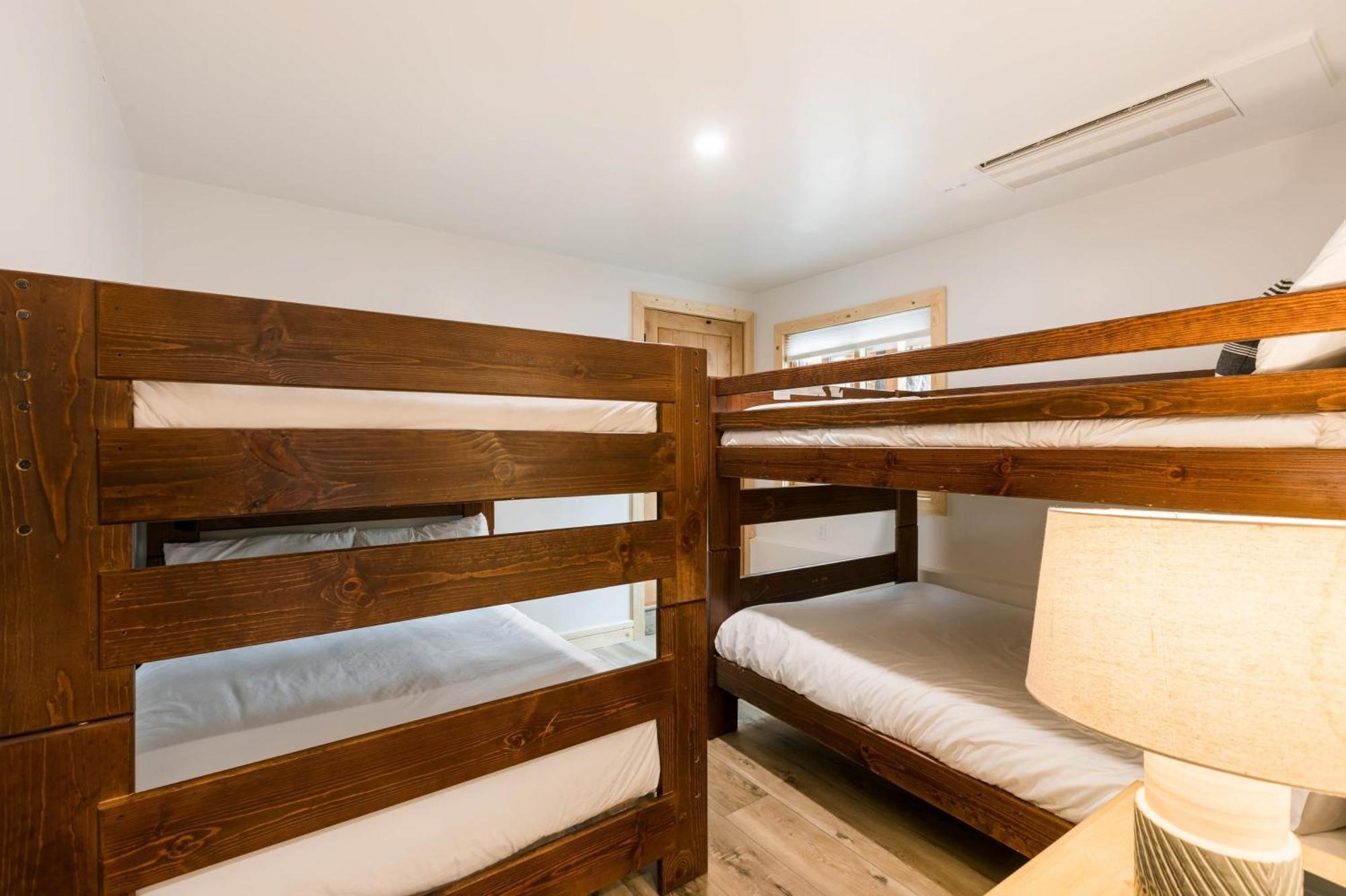 Coyote Moon By Avantstay Cabin Wsauna Mins From Dt Truckee Northstar Bagian luar foto