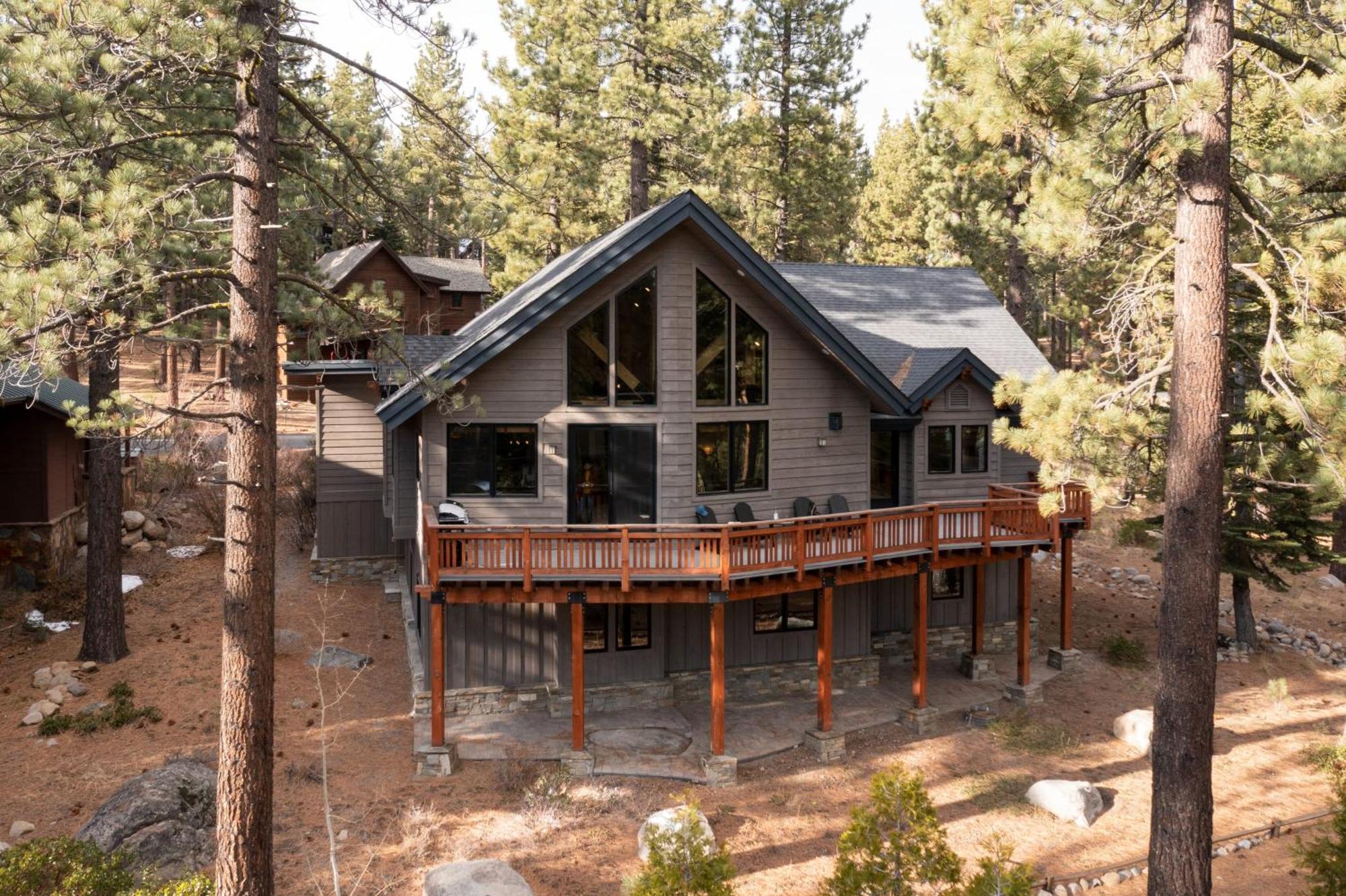 Coyote Moon By Avantstay Cabin Wsauna Mins From Dt Truckee Northstar Bagian luar foto